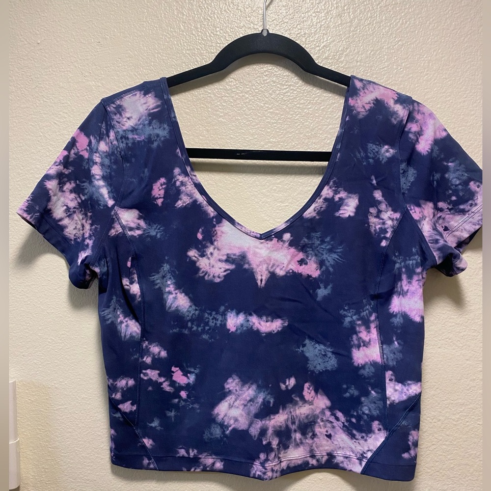 NWOT Lululemon align tank in size 10
Blue and purple tiedye color 
Never worn